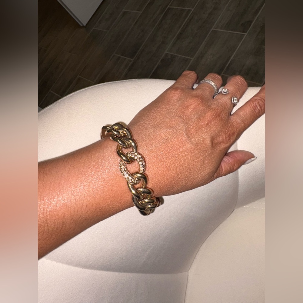 Victoria’s Secret Chunky Chain Bracelet Gold Tone Rhinestone Curb Link Toggle